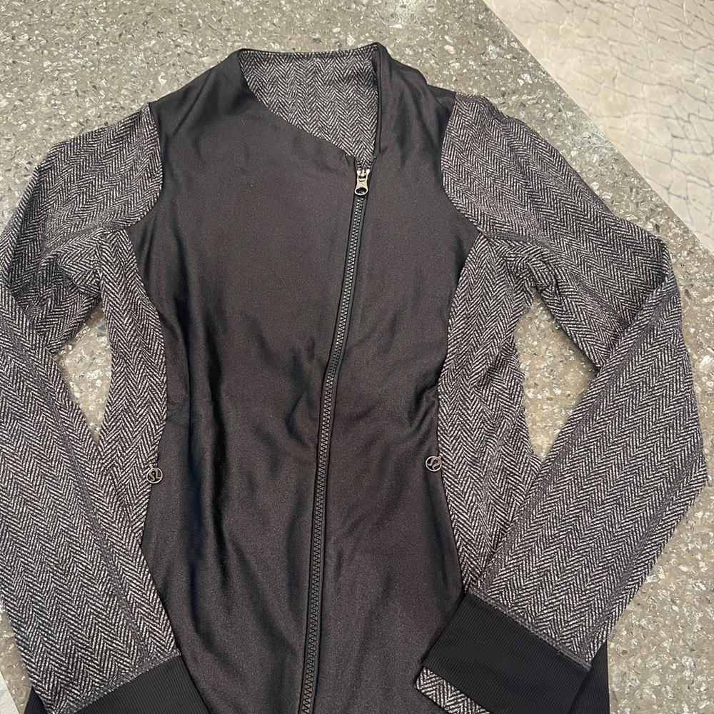 Lulu Lemon Womens Zip Up!